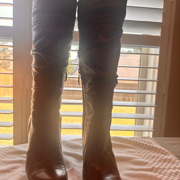 Medium brown boots - Picture 6 of 16